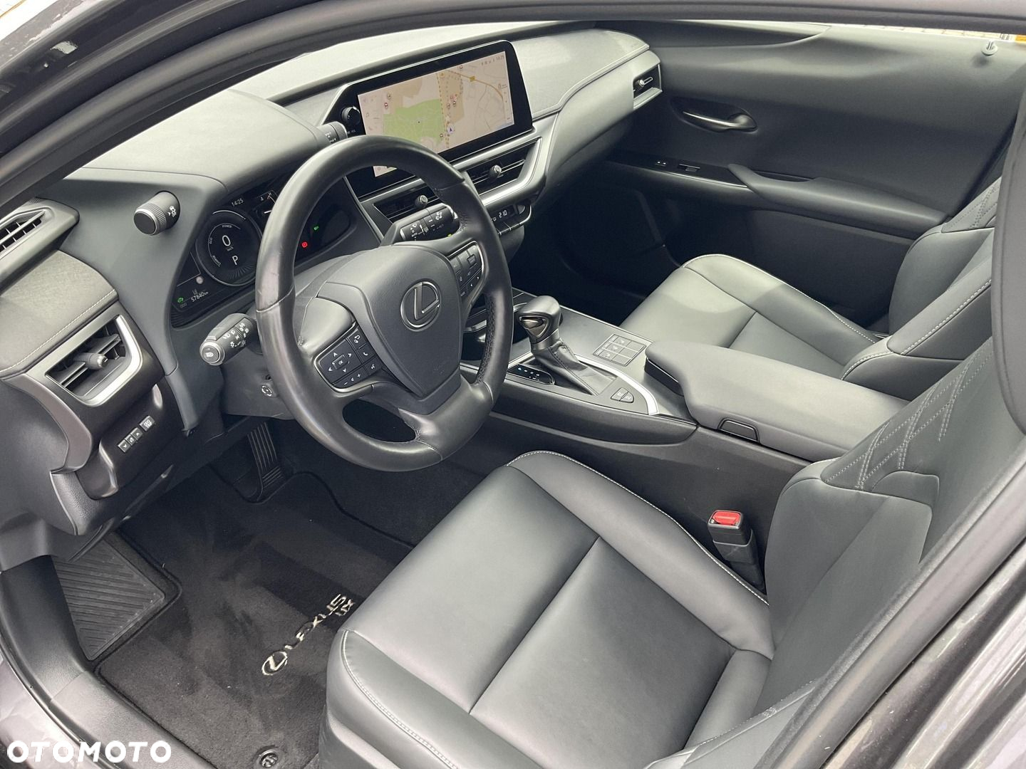 Lexus UX - 12