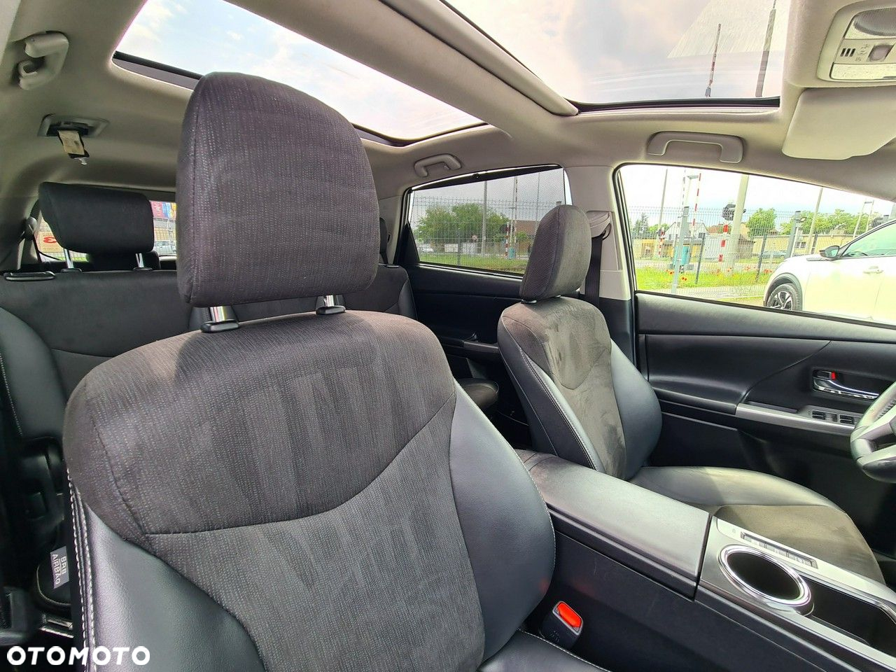 Toyota Prius+ Hybrid 135 Prestige - 30
