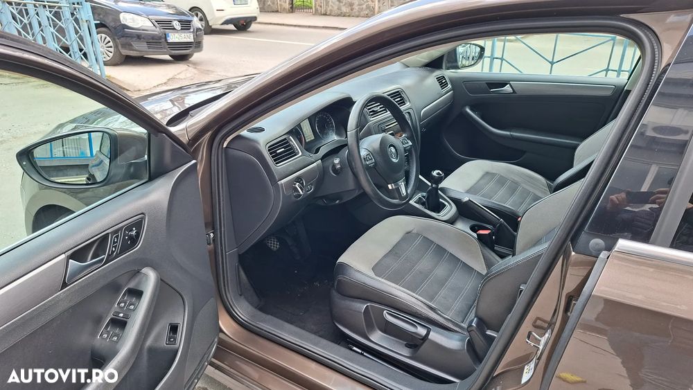 Volkswagen Jetta 1.6 TDI DPF Comfortline - 10
