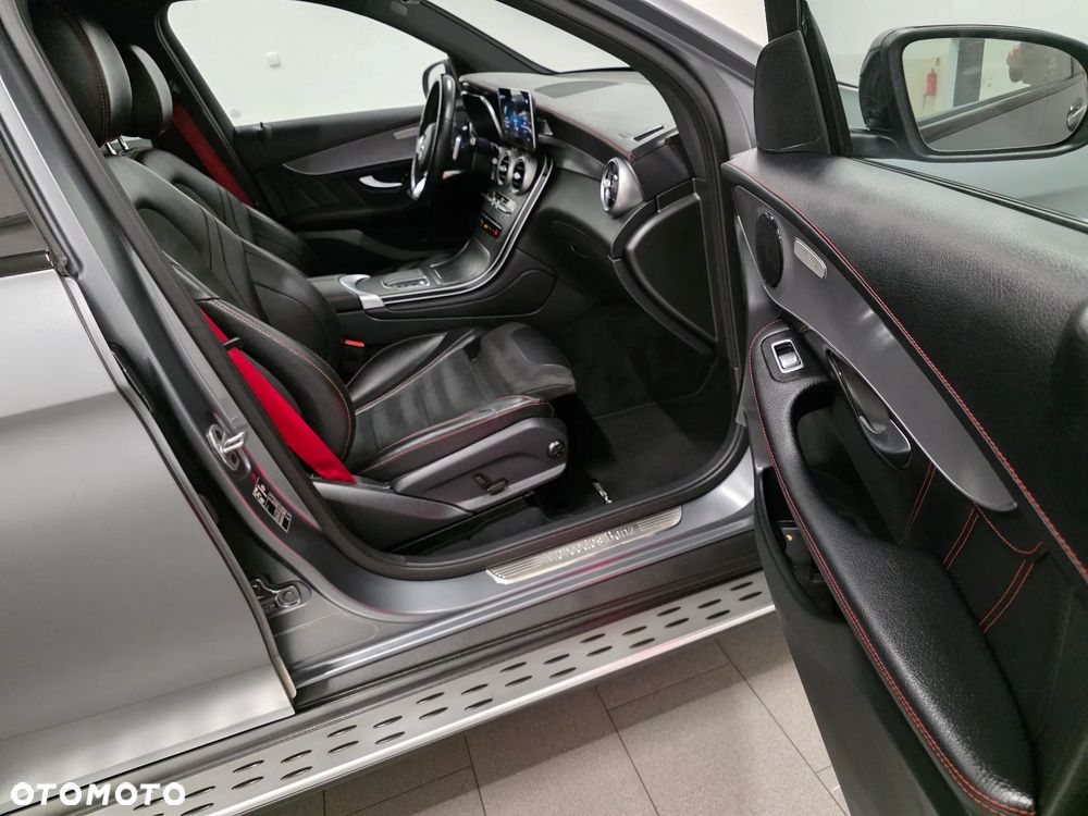 Mercedes-Benz GLC 220 d 4Matic 9G-TRONIC AMG Line Plus - 31