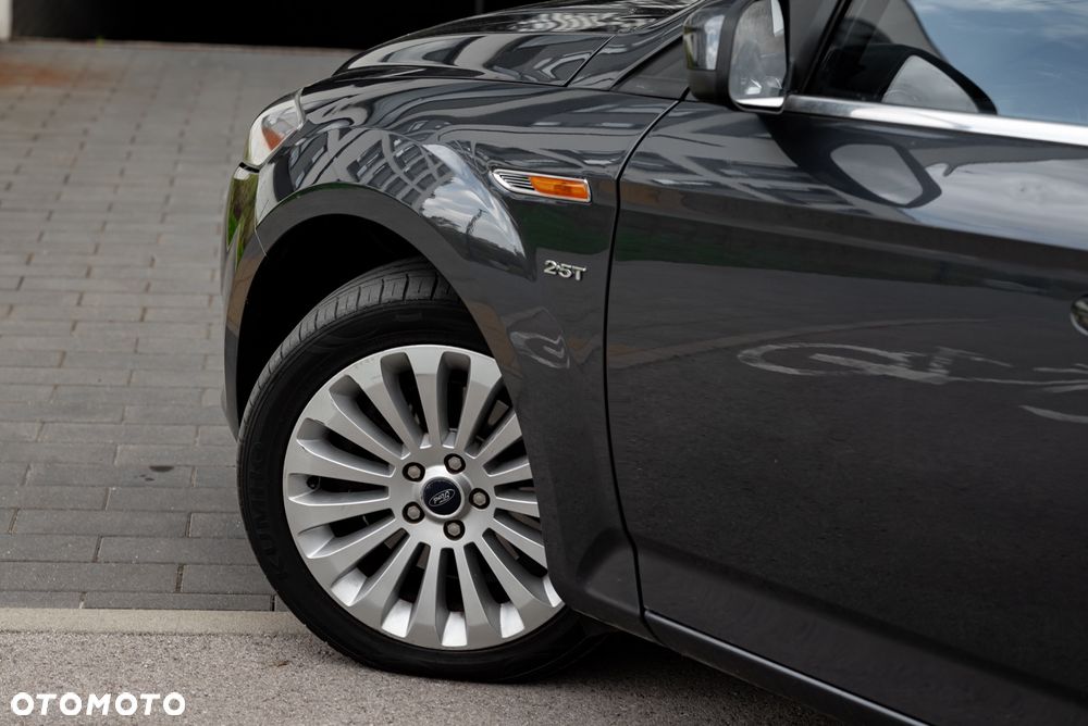 Ford Mondeo SW 2.5 Titanium - 11