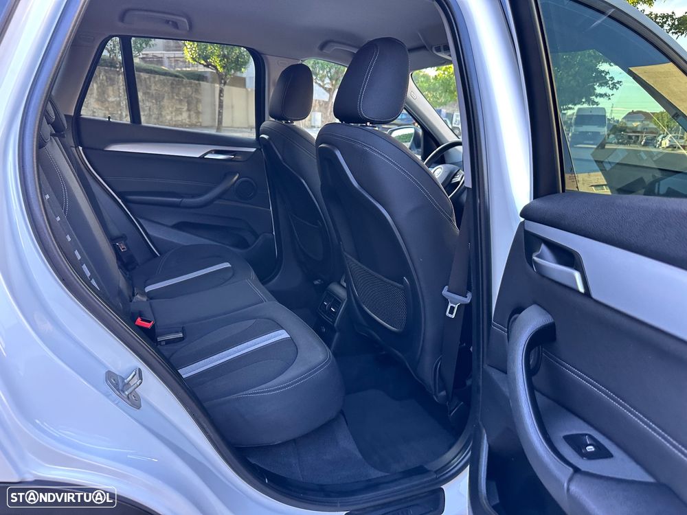BMW X1 18 d sDrive Auto Line Sport - 33