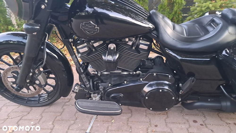 Harley-Davidson Touring Street Glide - 17