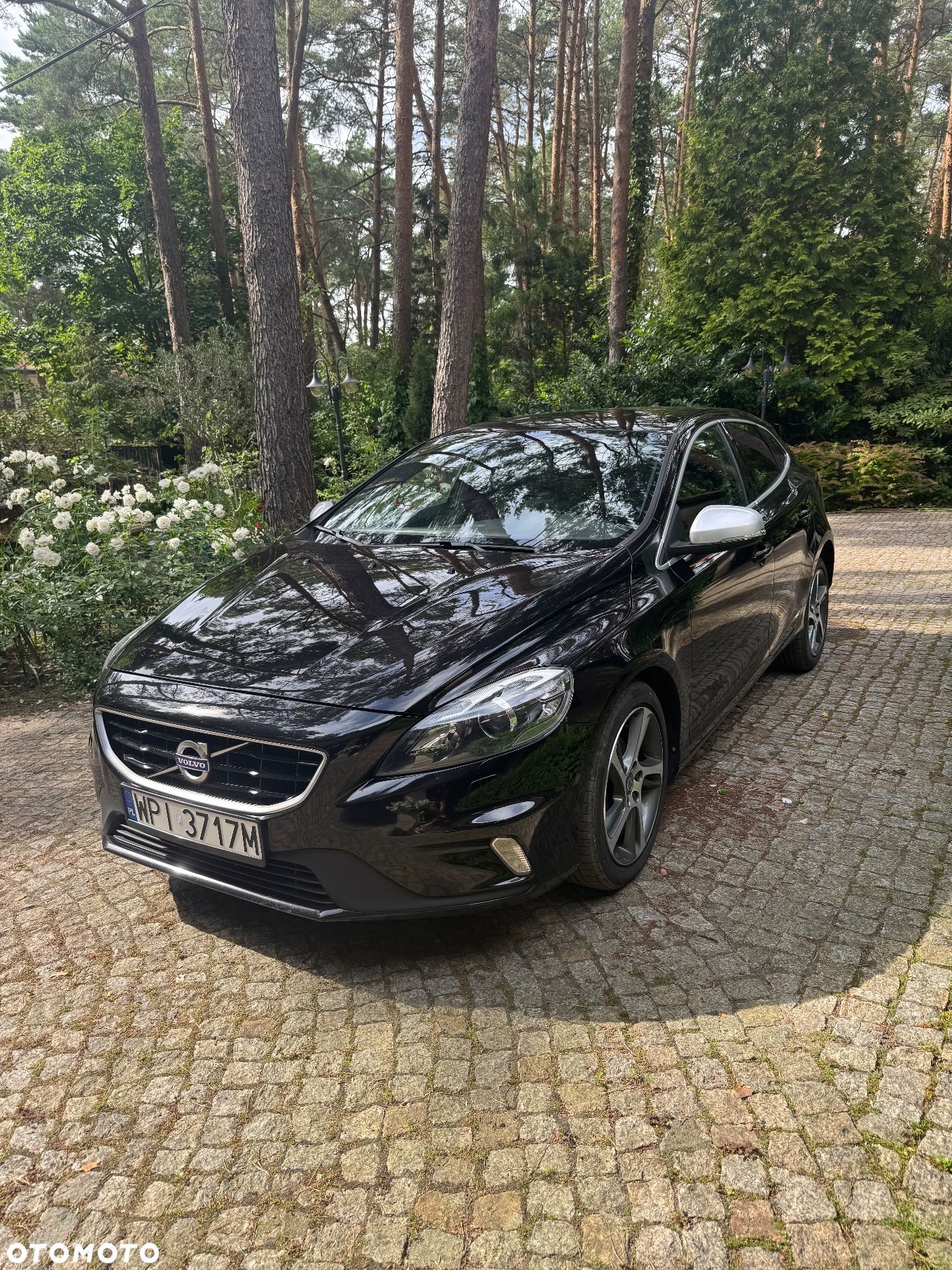 Volvo V40 D2 Drive-E R-Design Momentum - 1