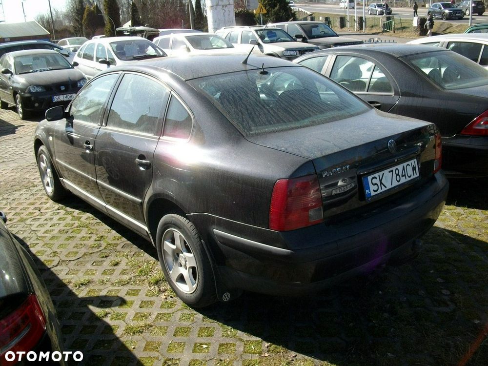 Volkswagen Passat - 4