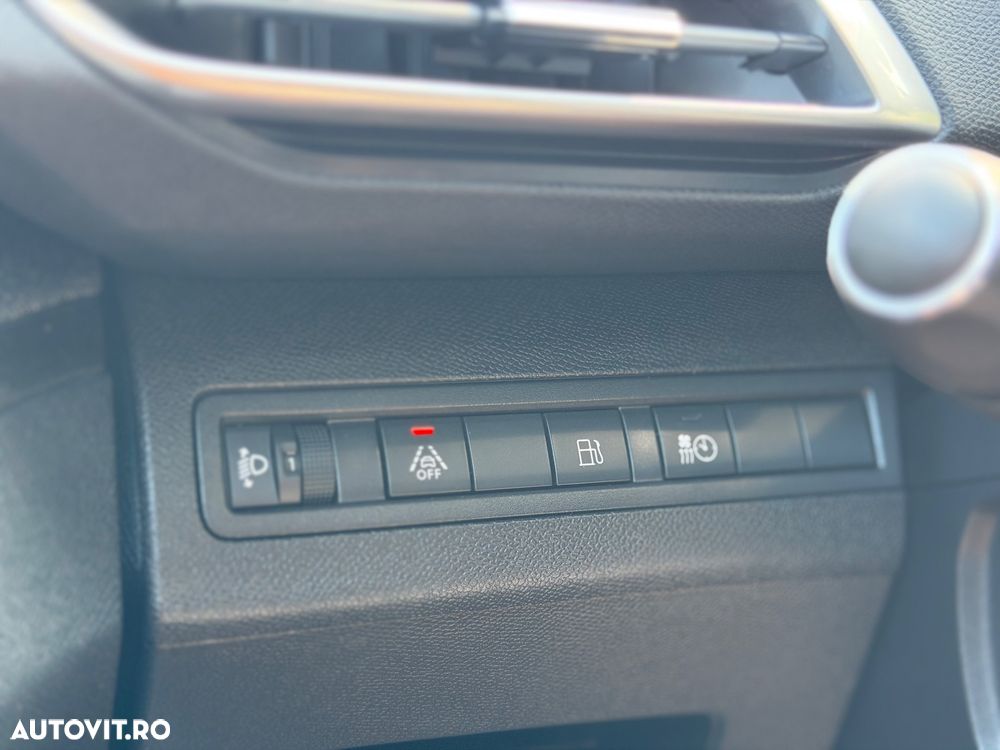 Peugeot 3008 225 e-EAT8 Allure - 25