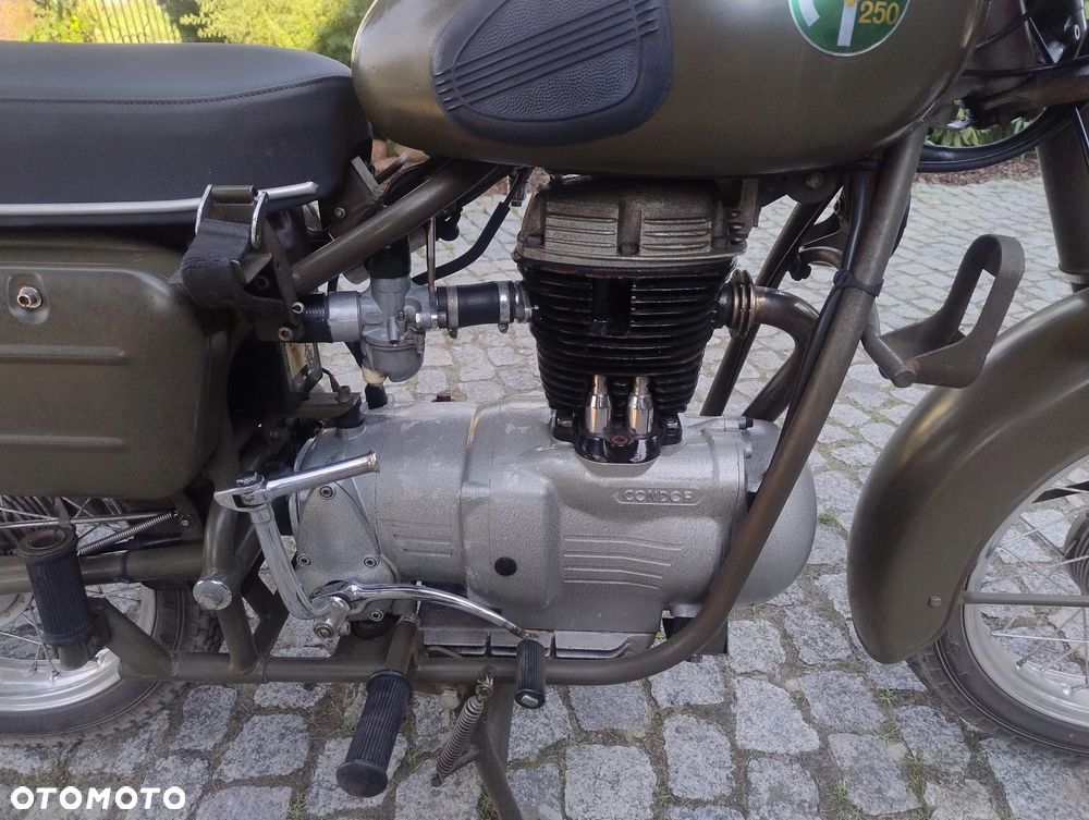 BMW R - 12