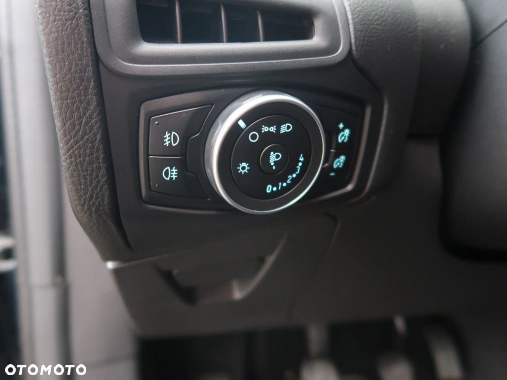 Ford Focus 1.5 EcoBoost Trend ASS - 25