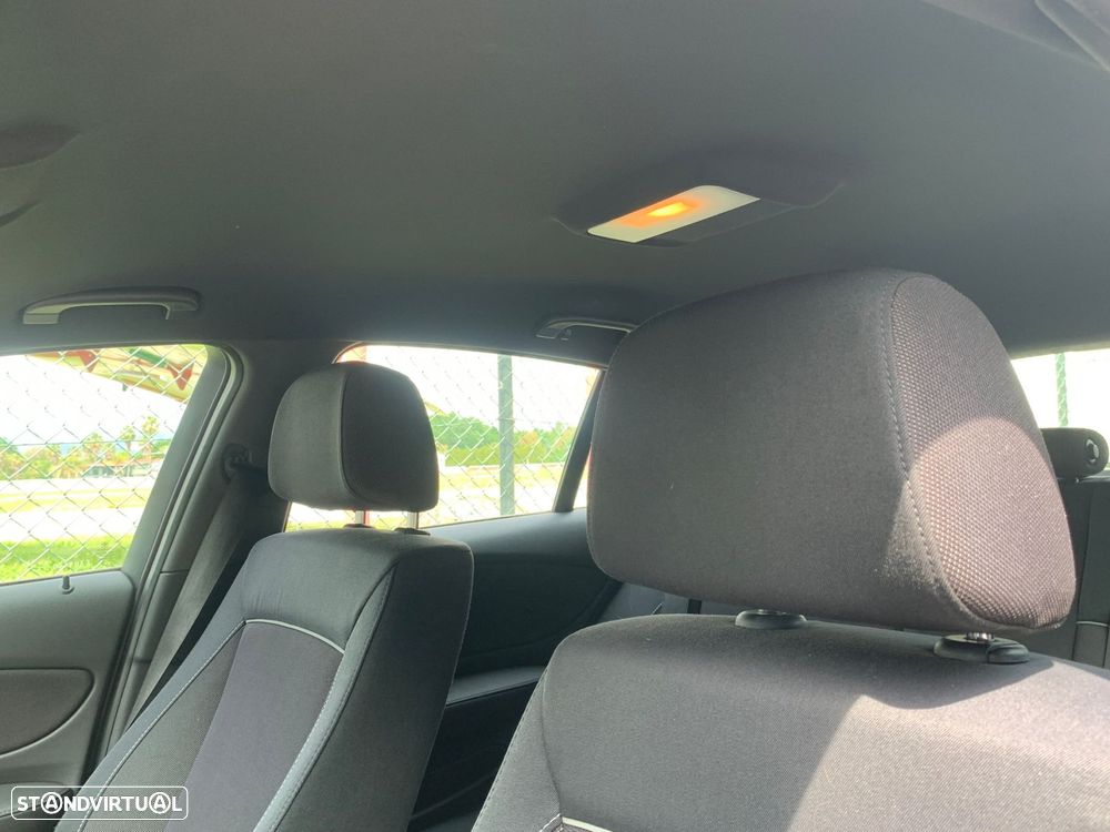 BMW 118 d Pack M - 11