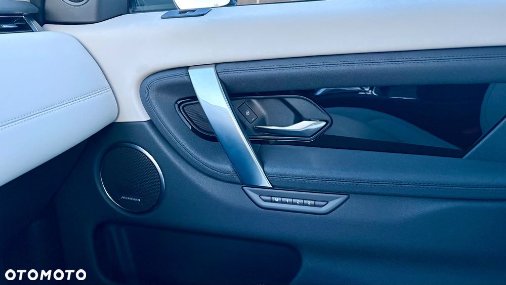 Land Rover Discovery Sport - 26