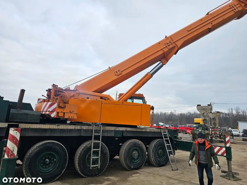 Liebherr LTM 1090 - 14