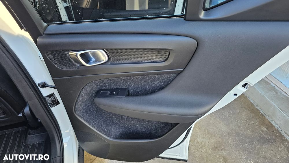 Volvo XC 40 D3 AWD Geartronic R-Design - 9