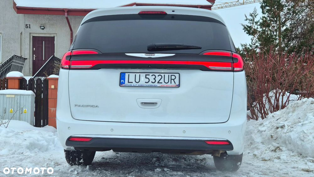 Chrysler Pacifica - 10