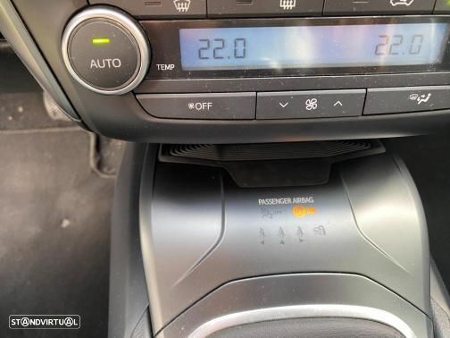 Toyota Avensis Touring Sports 1.6 D-4D Luxury+GPS - 25