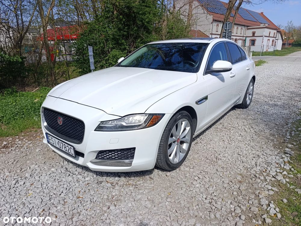 Jaguar XF 25t Prestige - 4