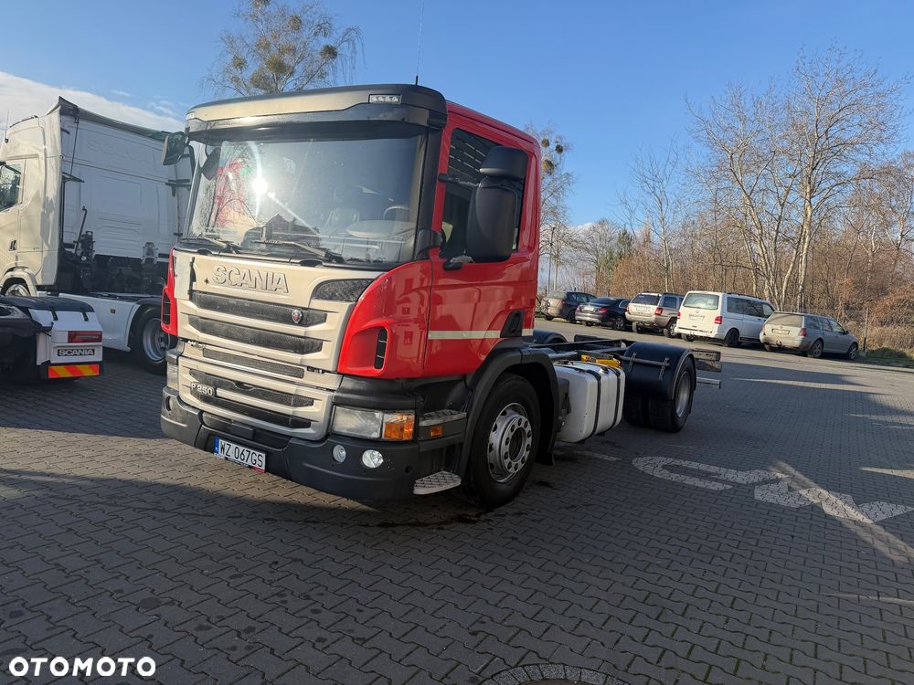 Scania P250 przód na poduszce zadbana - 1