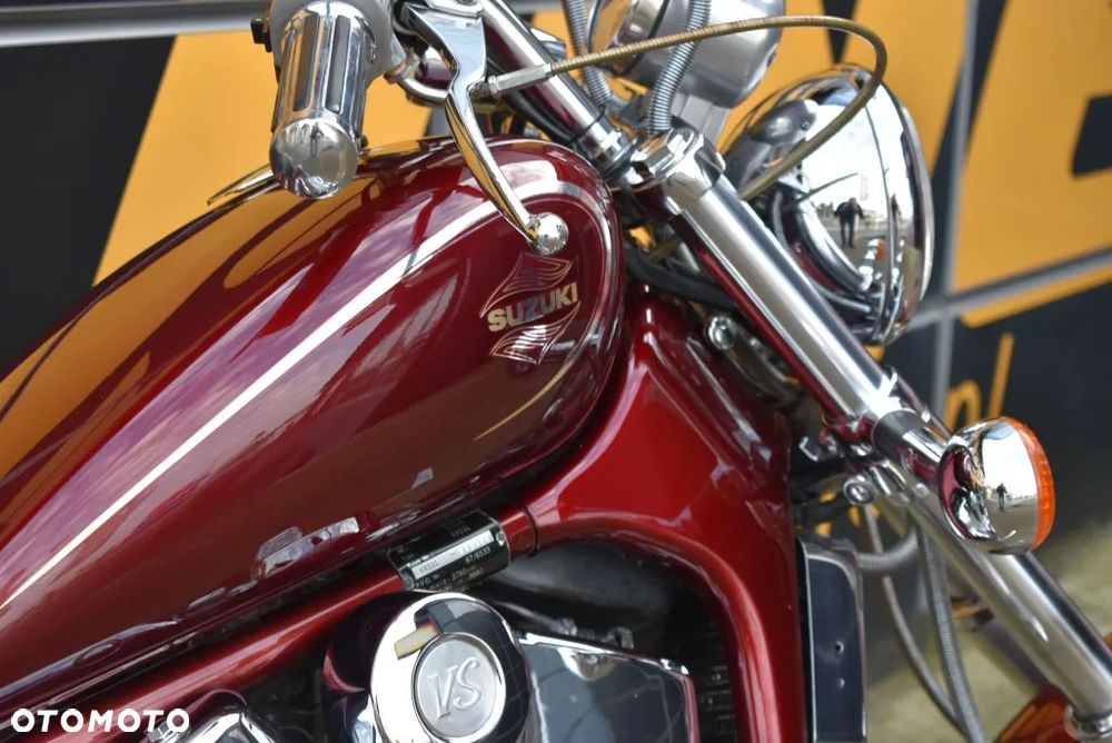 Suzuki Intruder - 35