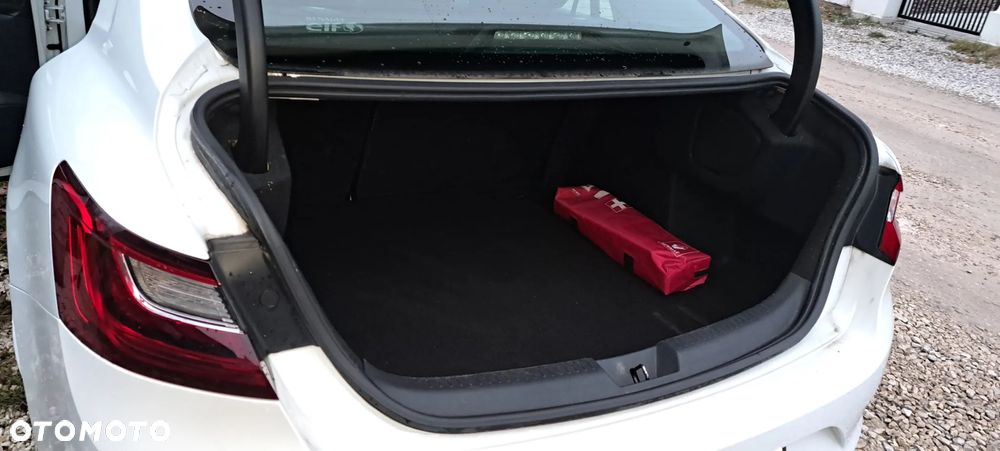 Renault Megane 1.5 Blue dCi Intens - 10