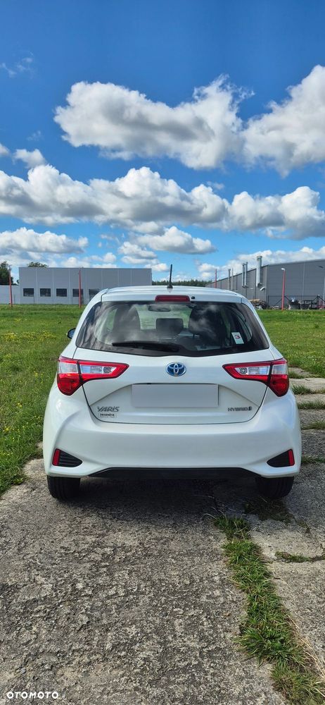 Toyota Yaris Hybrid 100 Active - 9