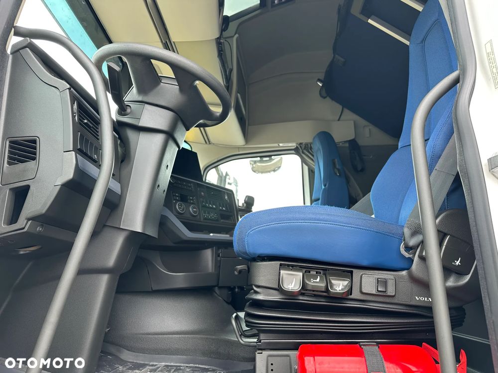 Volvo 2024 VOLVO FH 4x2 460KM I-Save Globetrotter XL!!! - 7