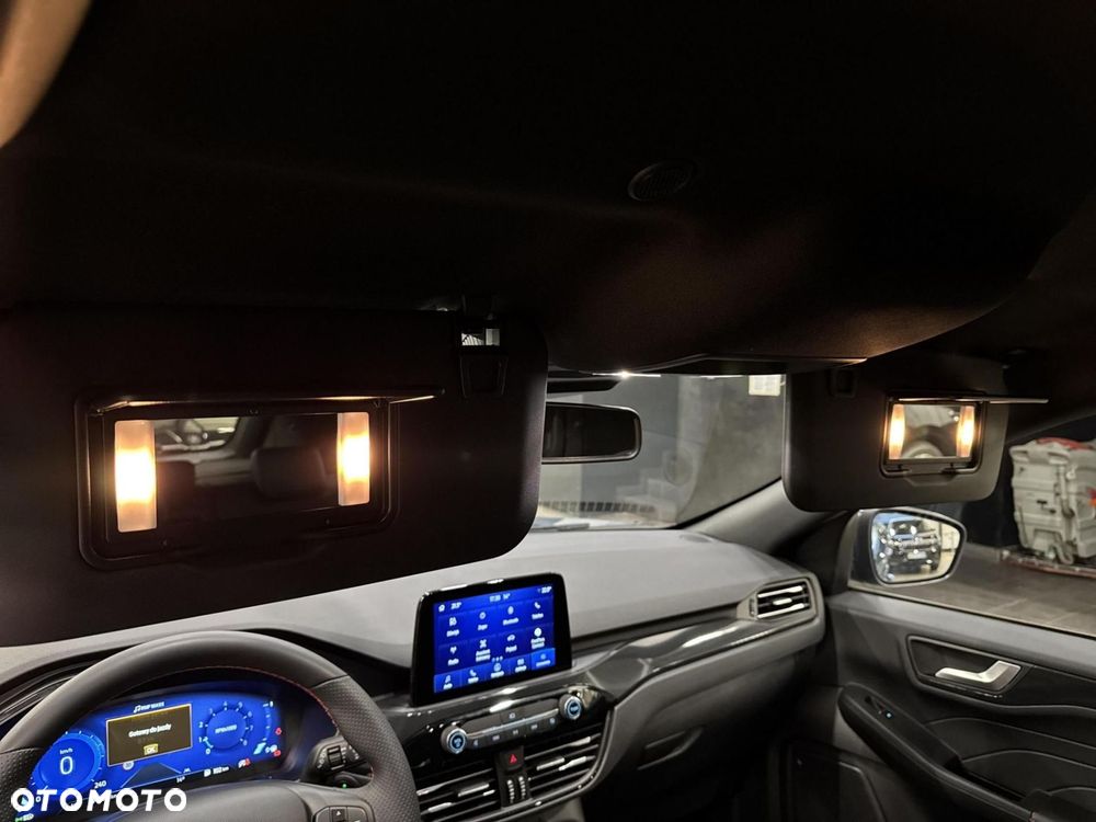 Ford Kuga - 37
