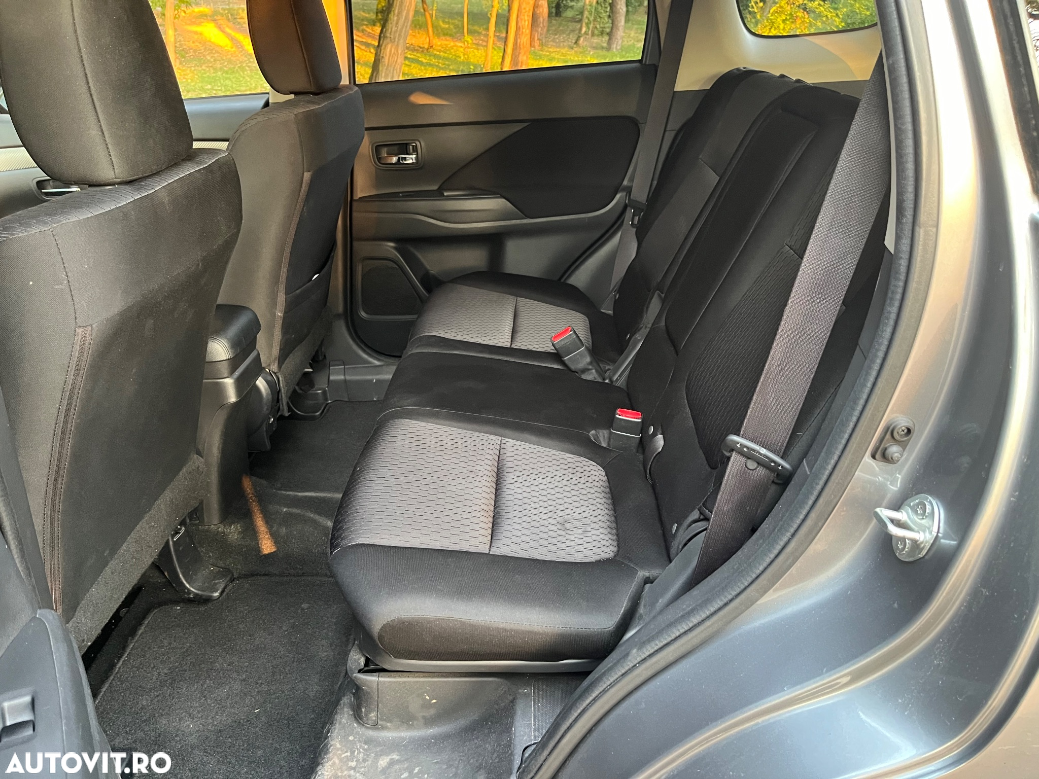 Mitsubishi Outlander - 9