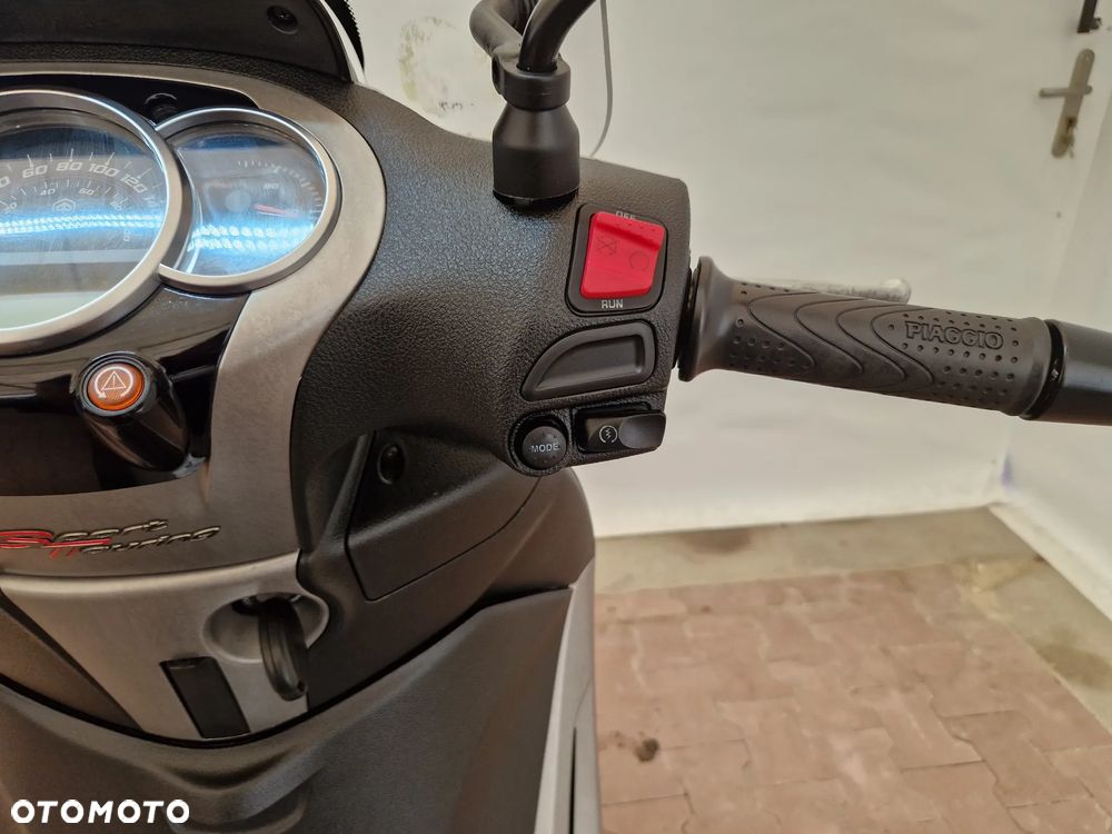 Piaggio Beverly - 32