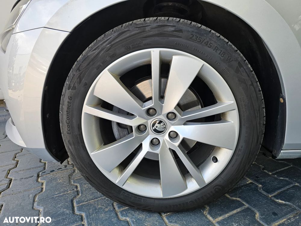 Skoda Superb 2.0 TDI 4X4 DSG Style - 2