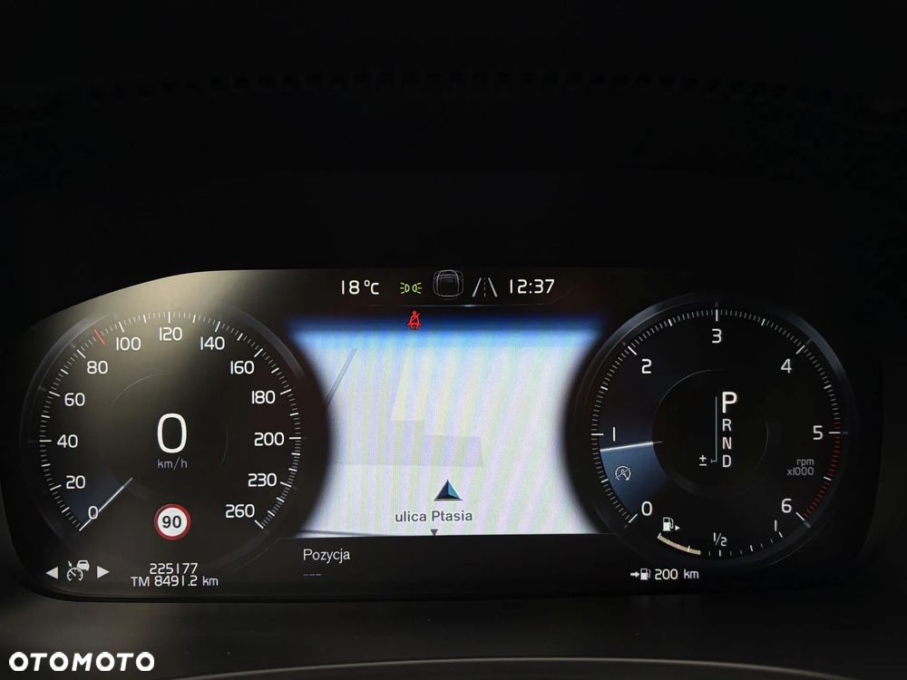 Volvo V90 D4 Geartronic Momentum Pro - 22