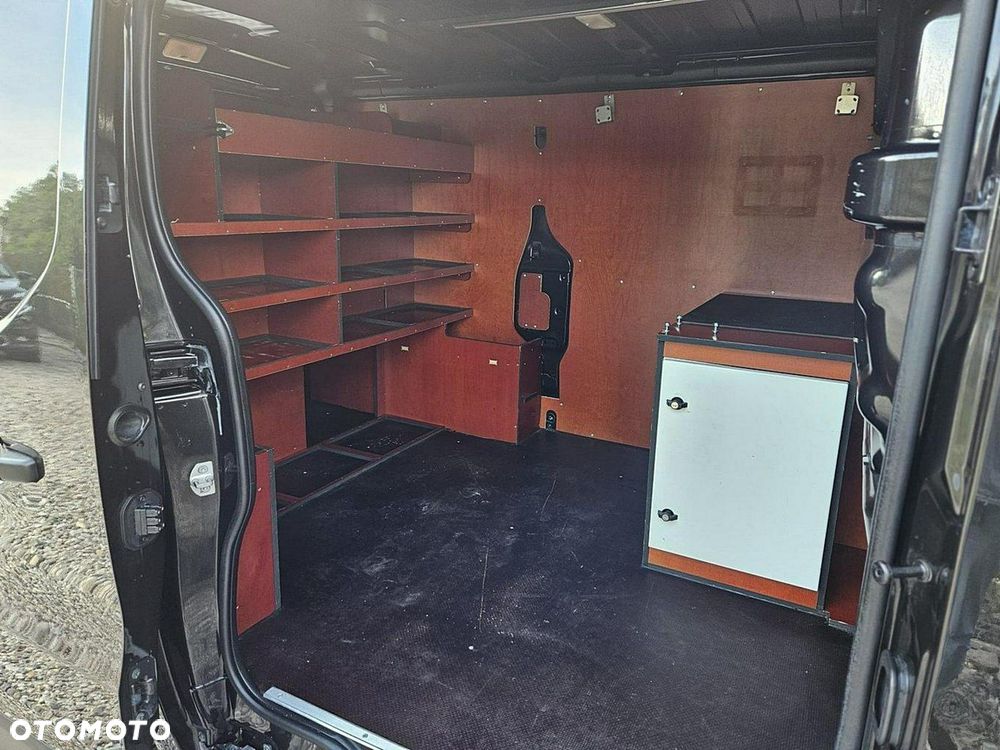 Nissan NV300 - 6