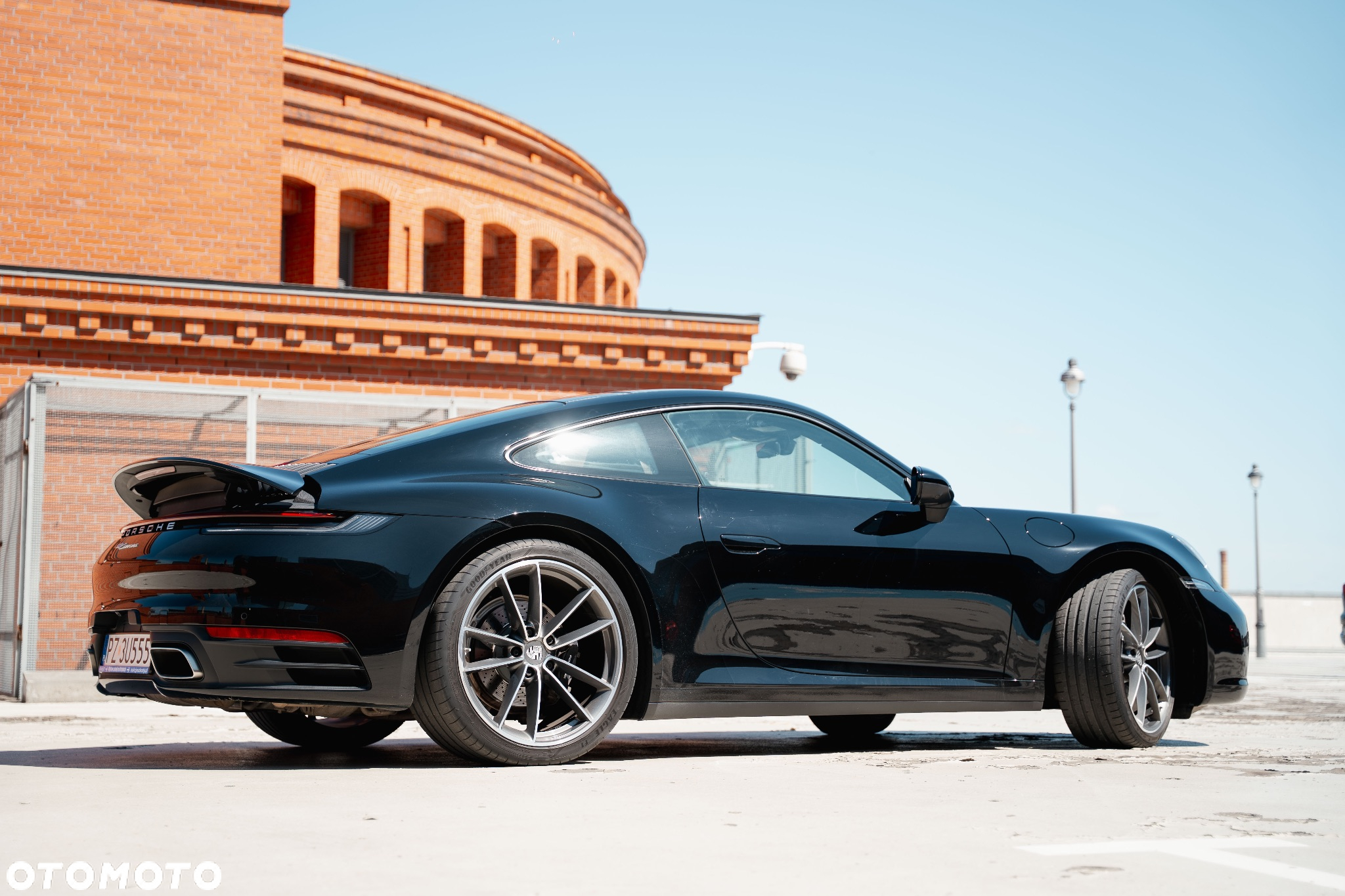 Porsche 911 Carrera - 7