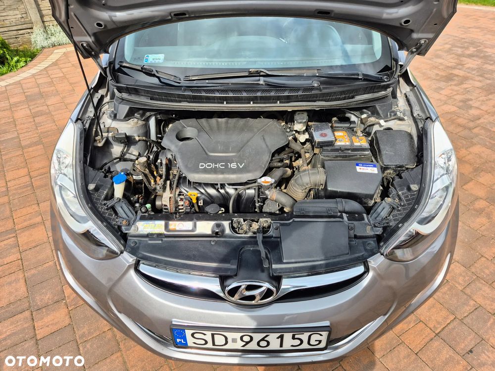 Hyundai Elantra 1.6 Comfort - 7