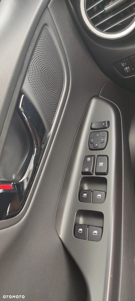 Hyundai Kona 1.6 GDI DCT Premium - 28