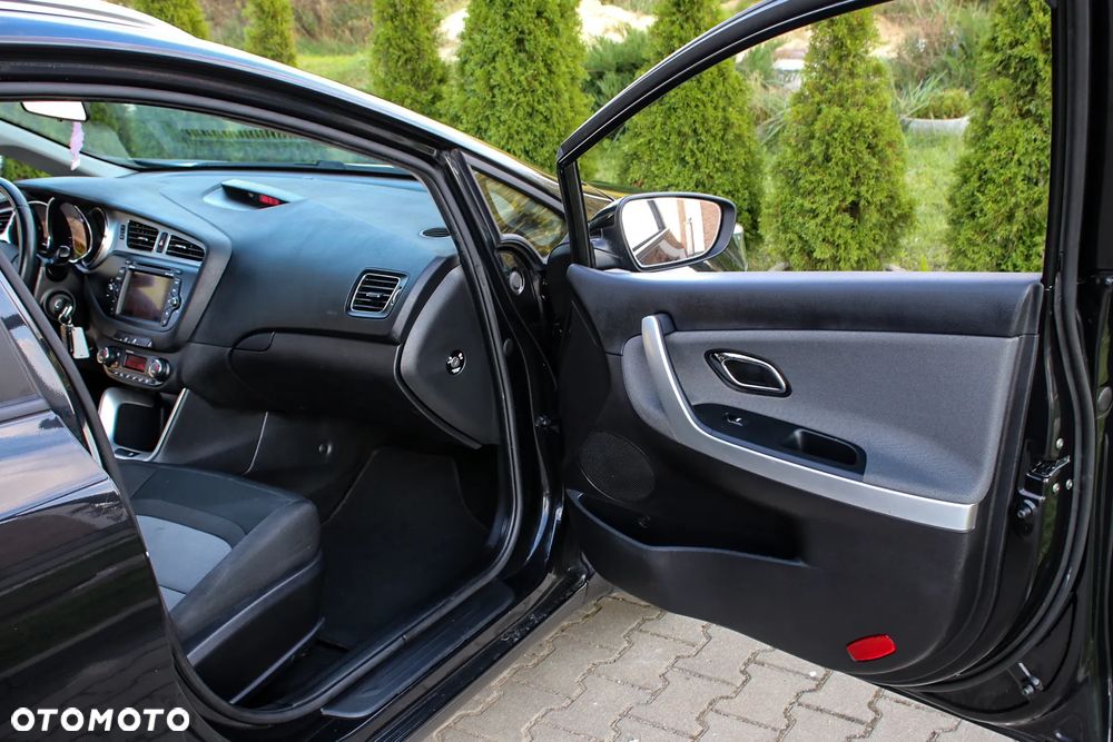 Kia Ceed 1.6 CRDi 128 ISG SW Vision - 20
