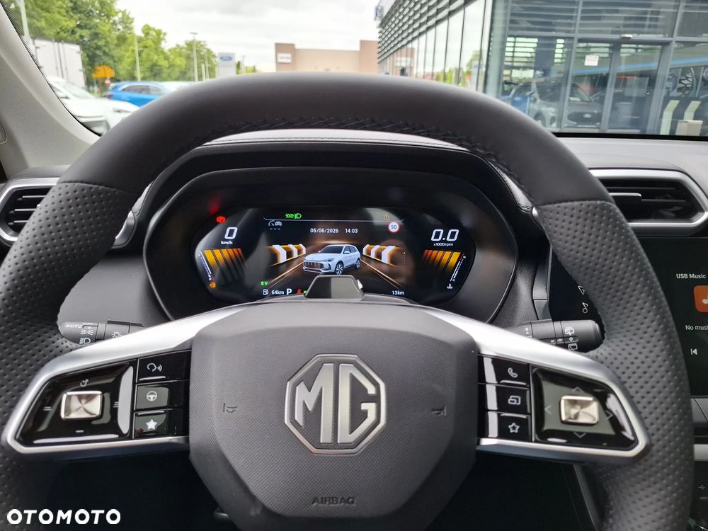 MG ZS Hybrid+ - 15