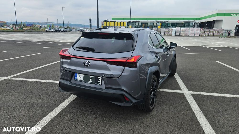 Lexus UX - 2