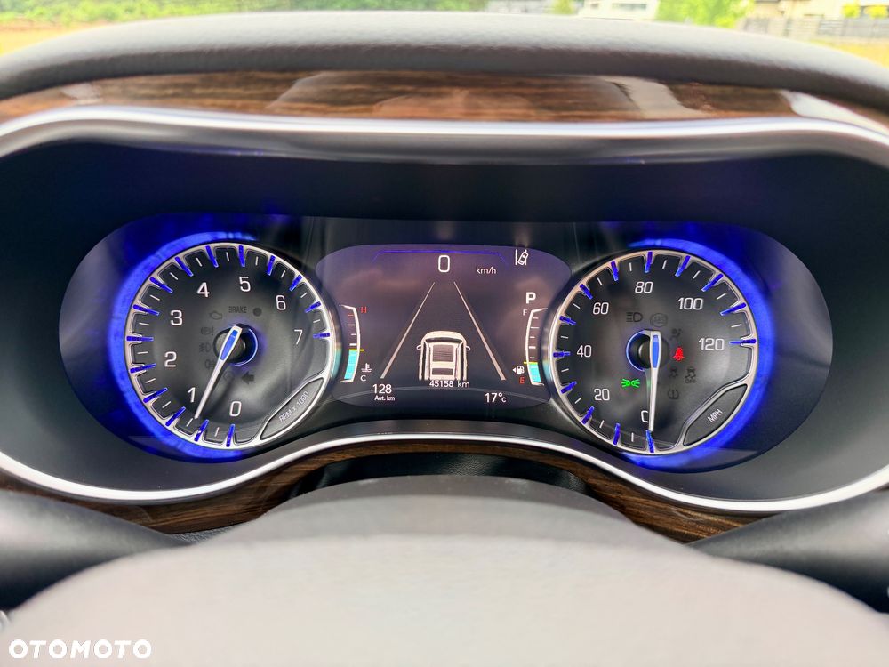 Chrysler Pacifica - 29