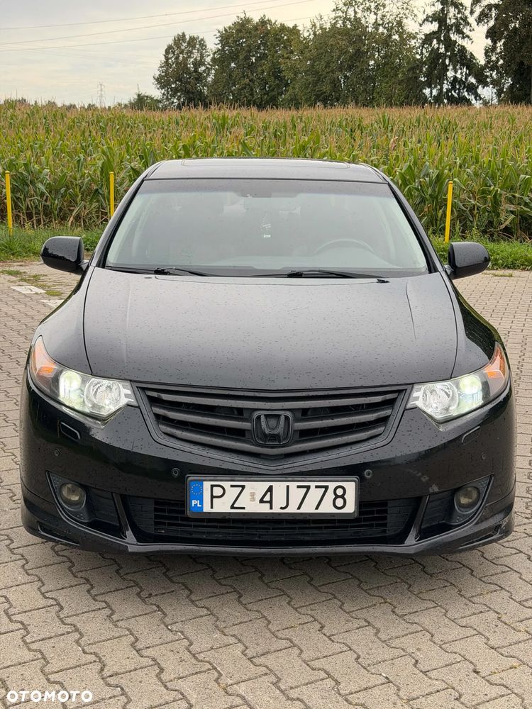 Honda Accord 2.0 Executive Nav - 1
