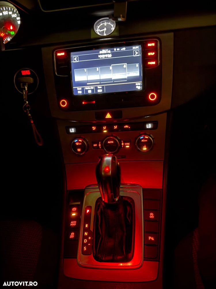 Volkswagen Passat - 25