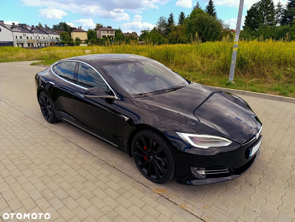 Tesla Model S - 34