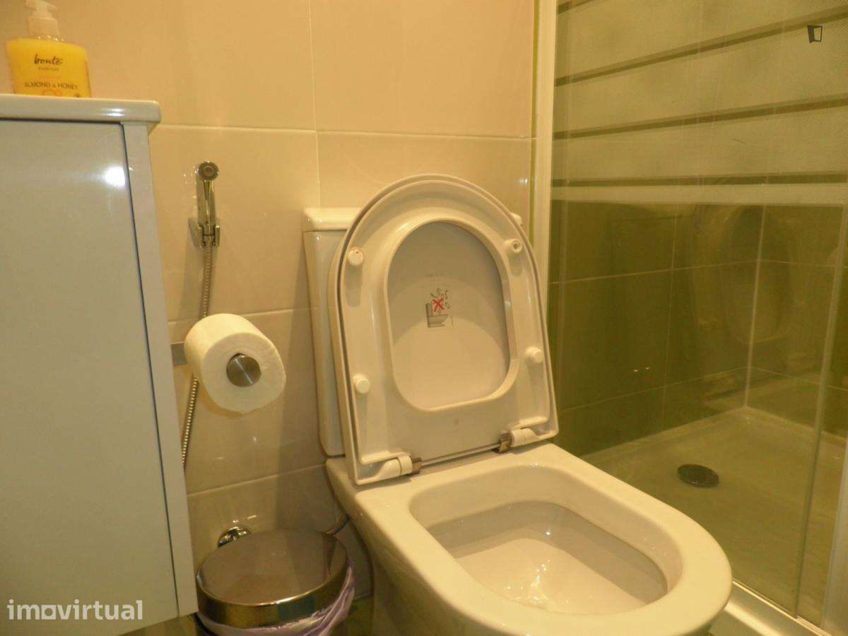 Apartamento com 1 quartos - localizado em Roma-Areeiro Lisbon - Grande imagem: 2/10