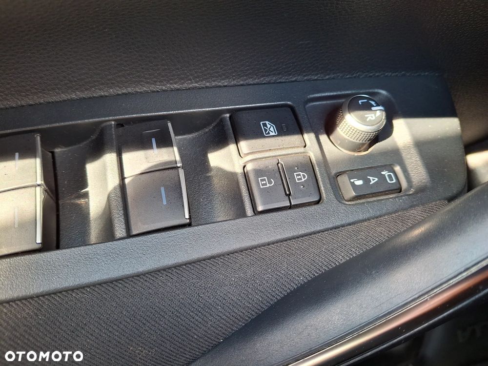 Toyota Corolla 1.8 Hybrid GPF Comfort - 35