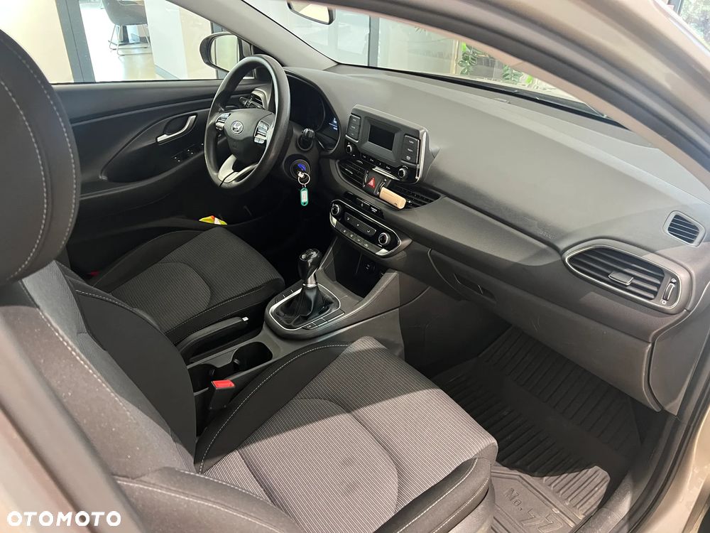 Hyundai i30 1.4 Classic + - 10