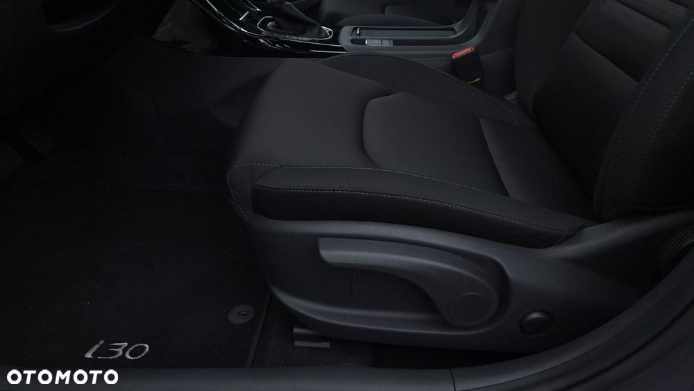 Hyundai i30 1.6 T-GDI Smart DCT - 11