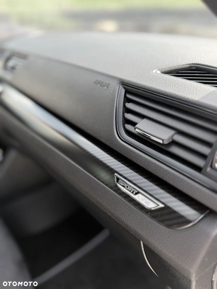 Skoda Superb Combi 2.0 TDI DSG SportLine - 21