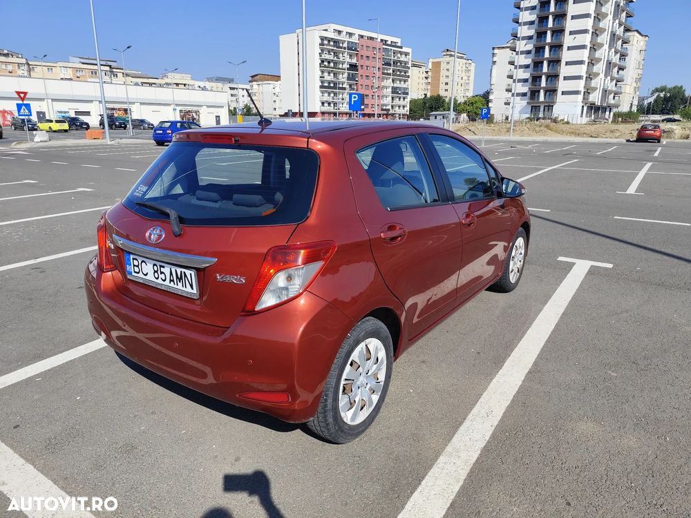Toyota Yaris 1.3 VVT-i Luna - 4