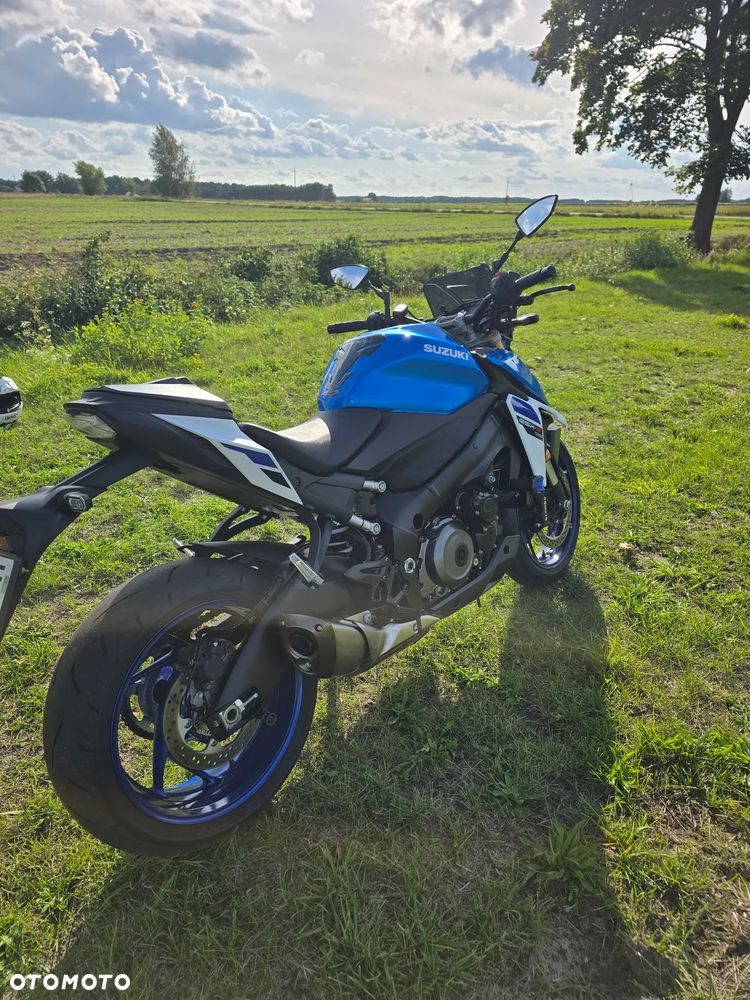 Suzuki GSX 1000 - 10