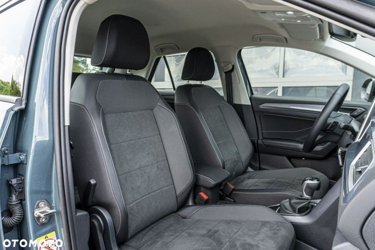 Volkswagen T-Roc - 21