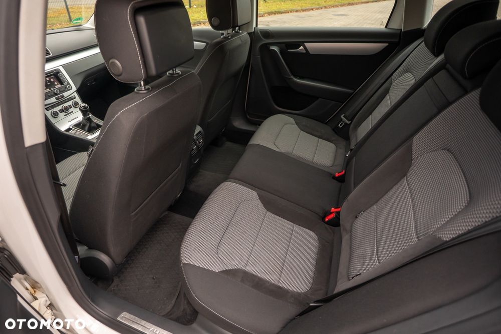 Volkswagen Passat 2.0 TDI DPF 4Mot Comfortline - 20