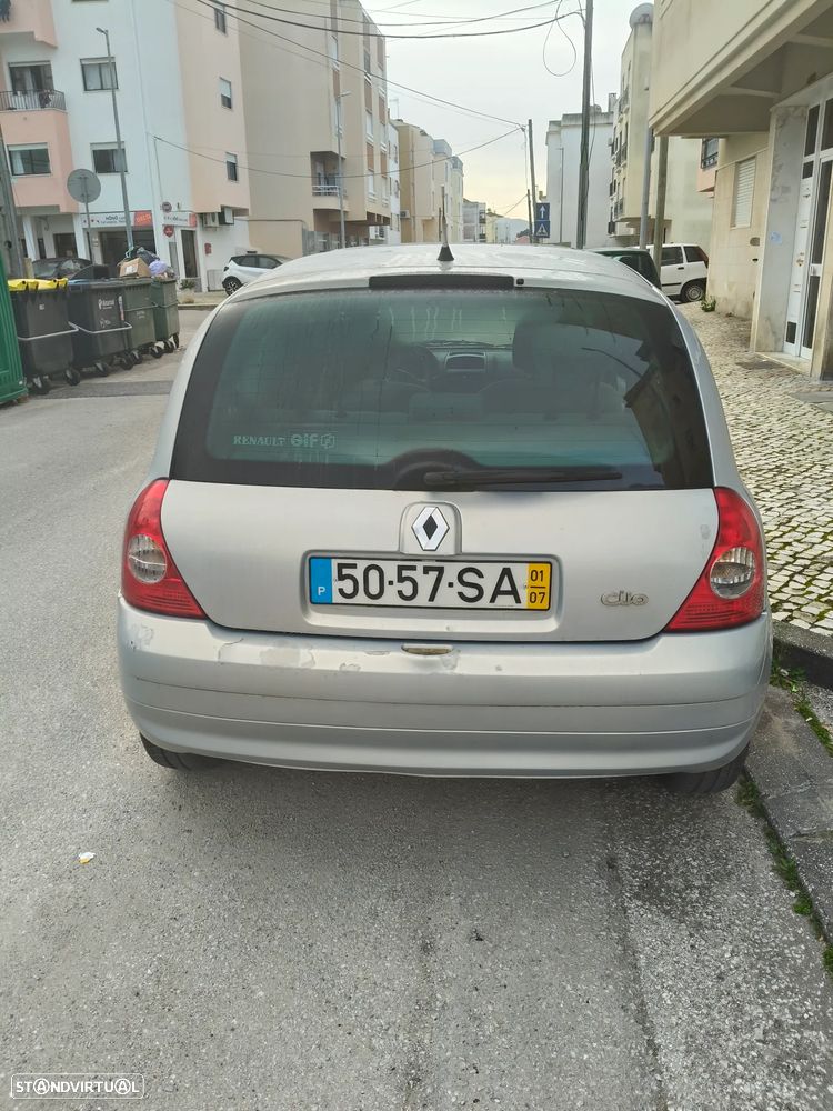 Renault Clio 1.2 16V Privilège - 6